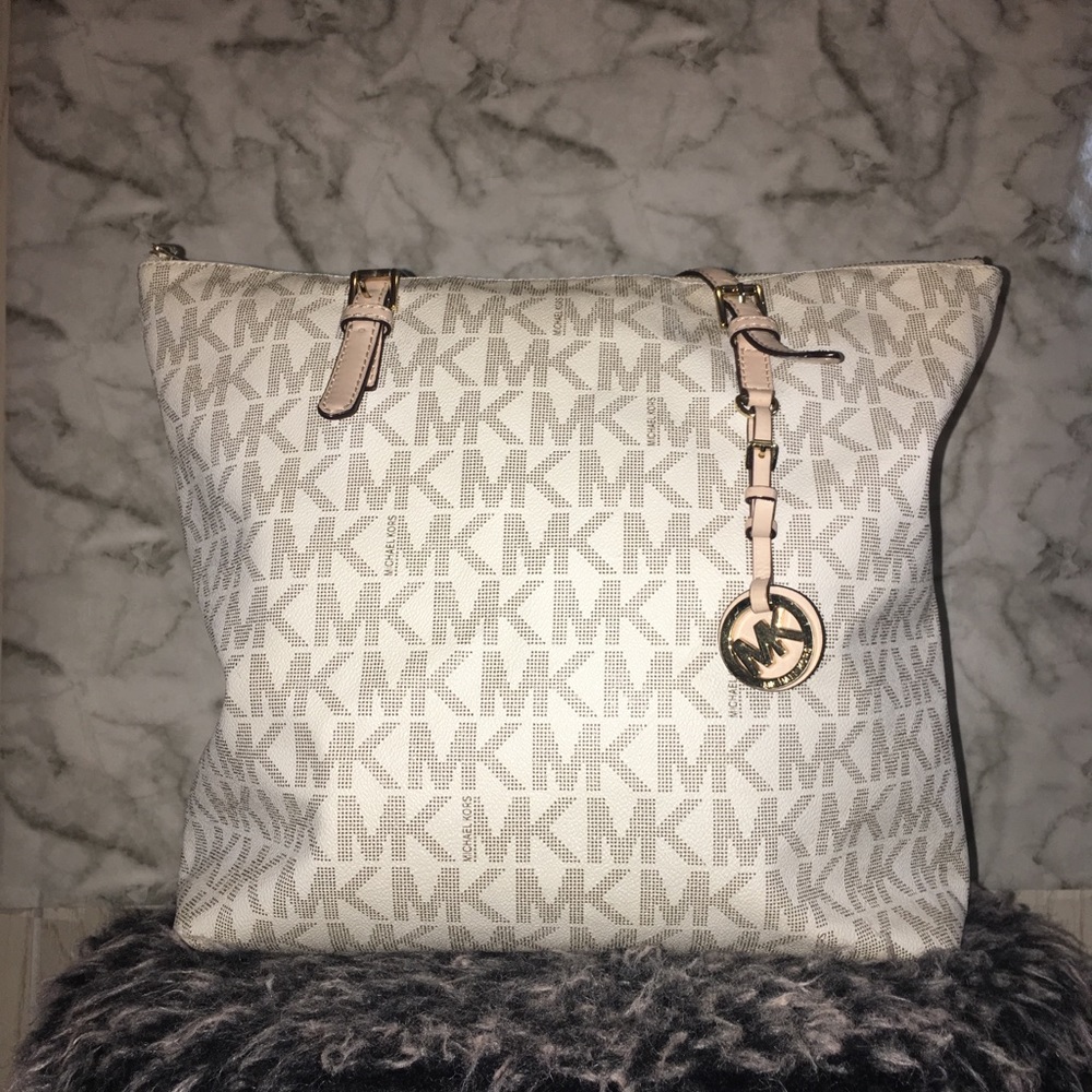 MK Carry All Tote Bag!✨